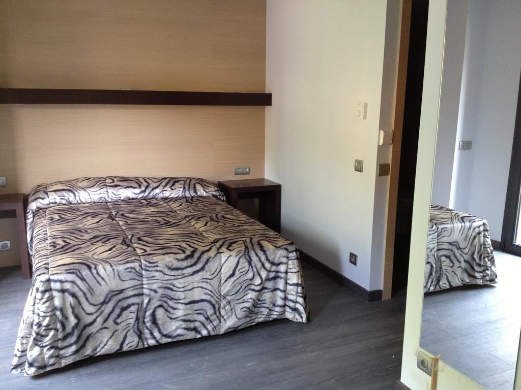 Hotel 9 Sant Antoni ريب دي فريزر الغرفة الصورة